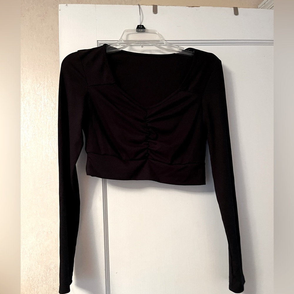 SHEIN Women’s Black Long Sleeve Ribbed Crop Top Size M